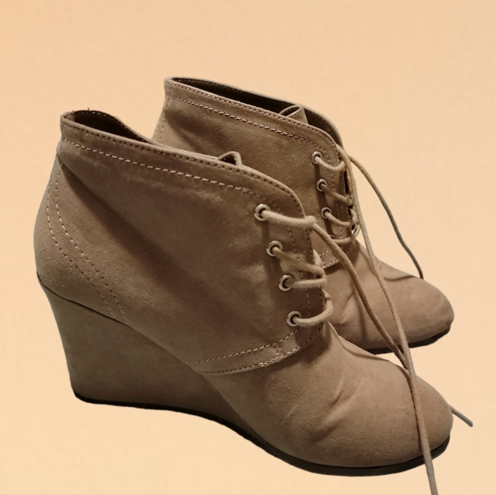 Tan Suede Bootes Size 7